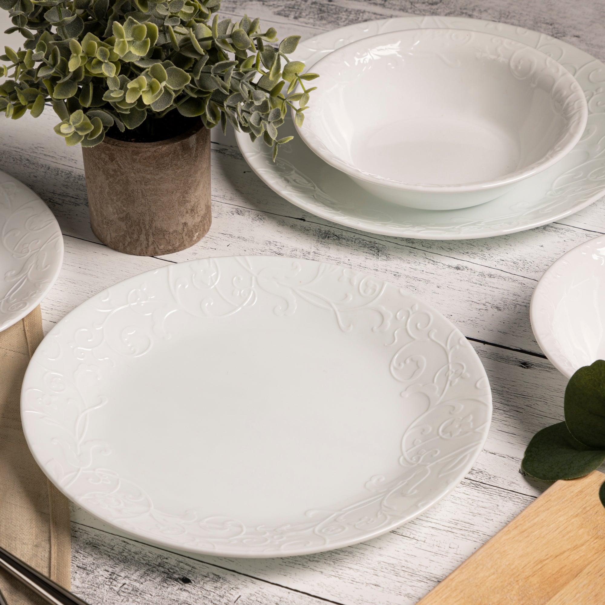 Corelle Bella Faenza 18-piece Dinnerware Set. Service for 6 - Image 2