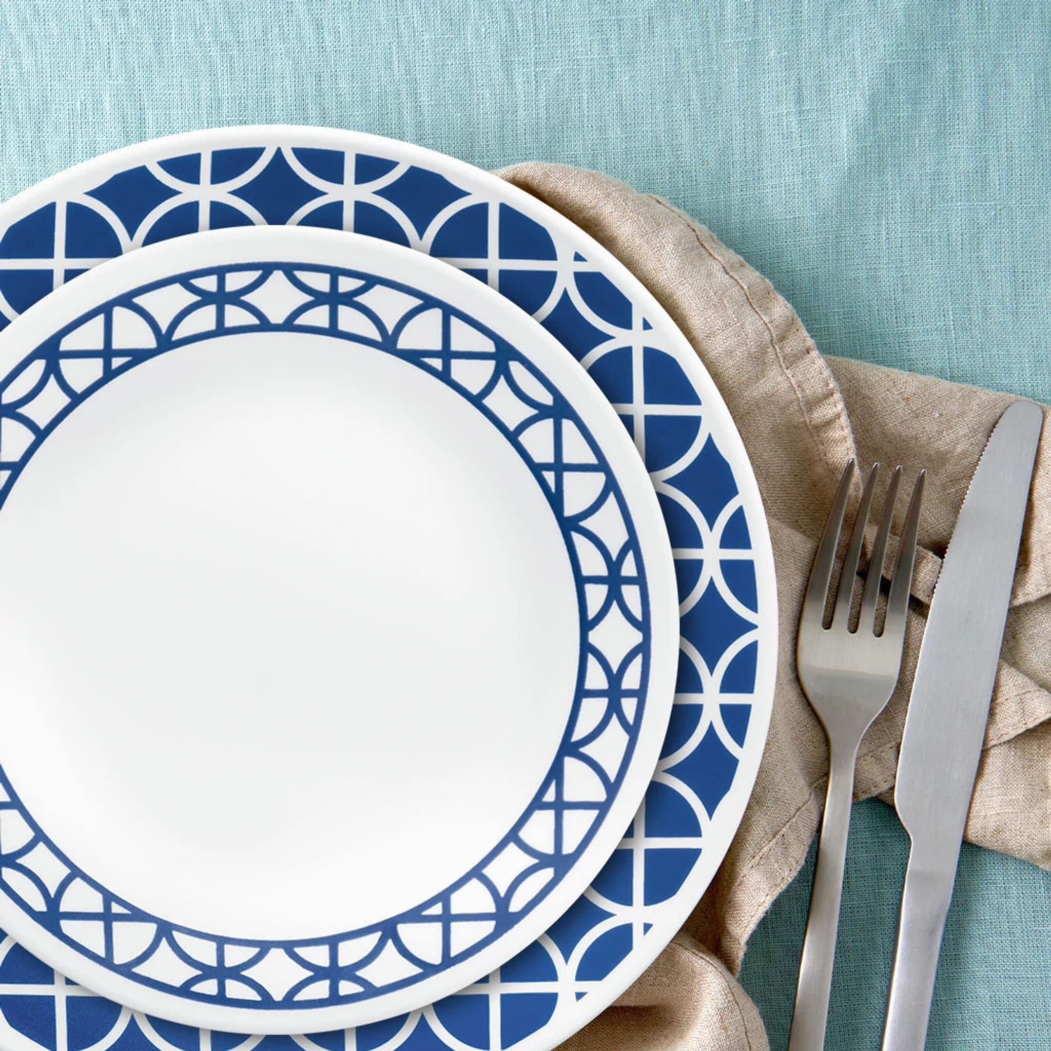 Corelle Cobalt Circles 12-piece Mugless Dinnerware Set. Service of 4 - Image 3