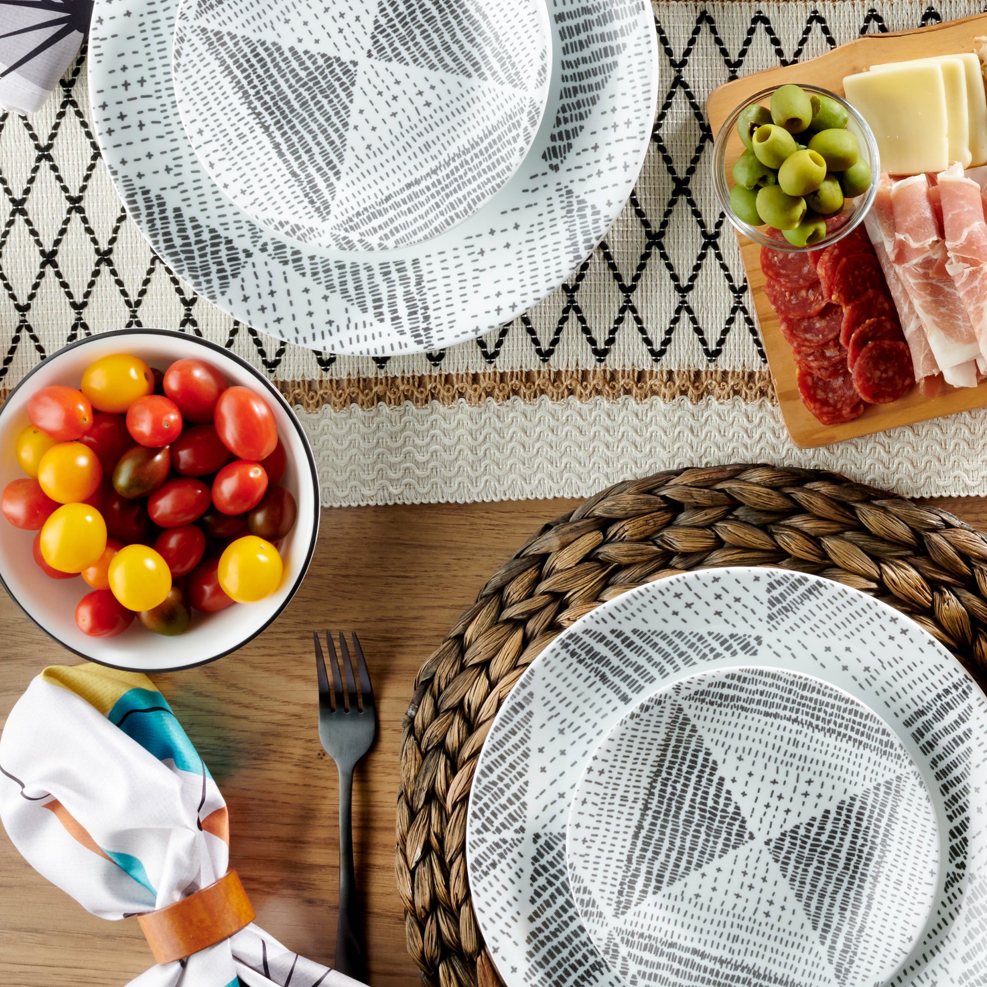 Corelle Odisha 18-piece Dinnerware Set. Service for 6 - Image 8